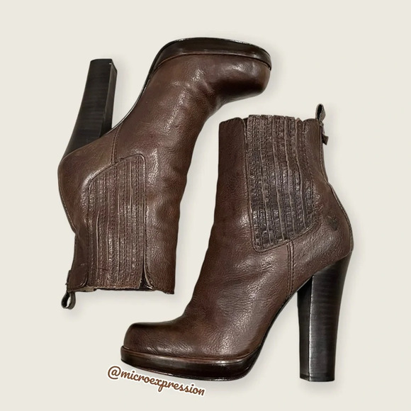 $379 Frye Donna Chelsea Dark Brown Leather Stretchy Gore Sexy Ankle Bootie Heels - Picture 13 of 13
